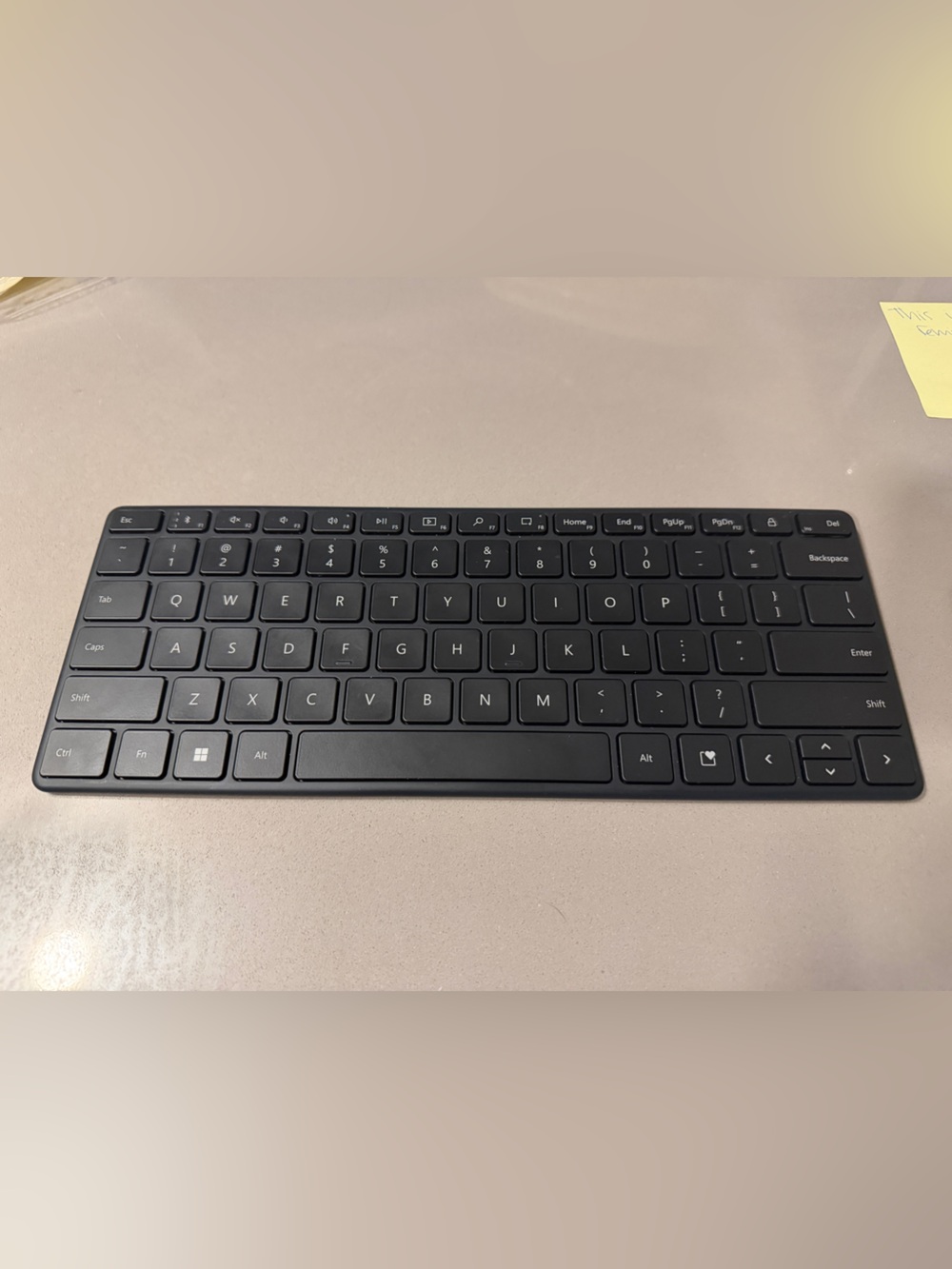 Excellent Condition NWB Microsoft Wireless Keyboard